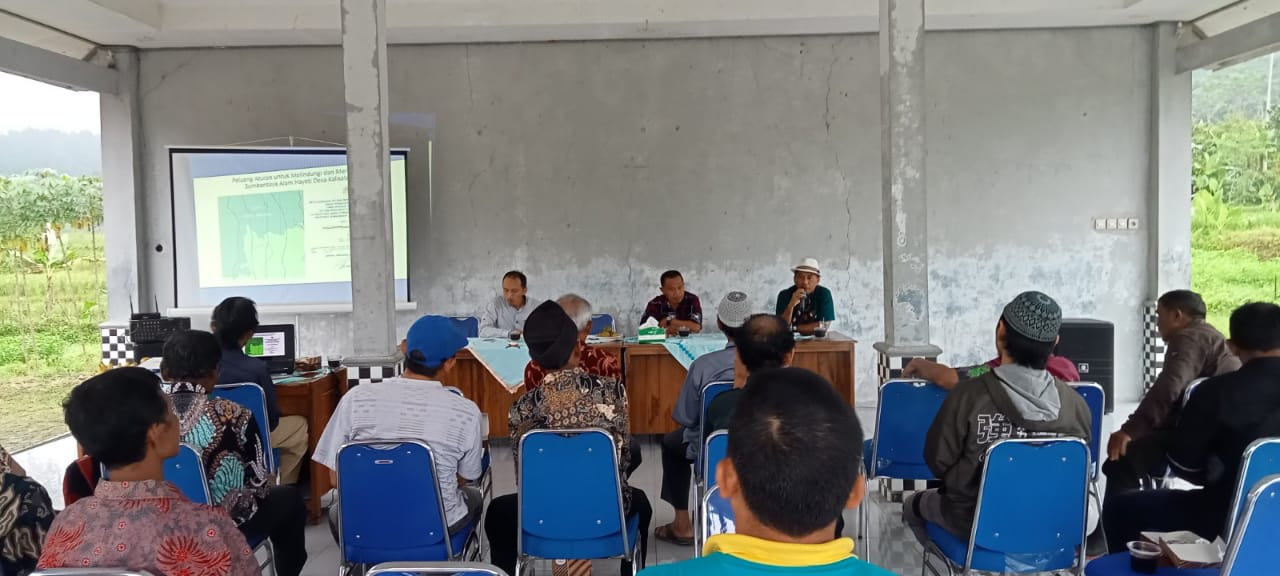 Musyawarah Desa Kalisalak : Sosialisasi Pembuatan Perdes Pelestarian dan Pemanfaatan SDA, Pengusulan OECM dan Perhutanan Sosial